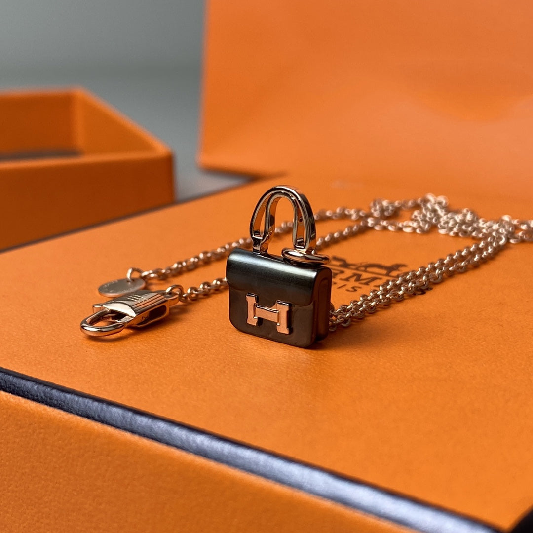 [baslovejewels]CONSTANCE BLACK PEDANT PINK GOLD NECKLACE