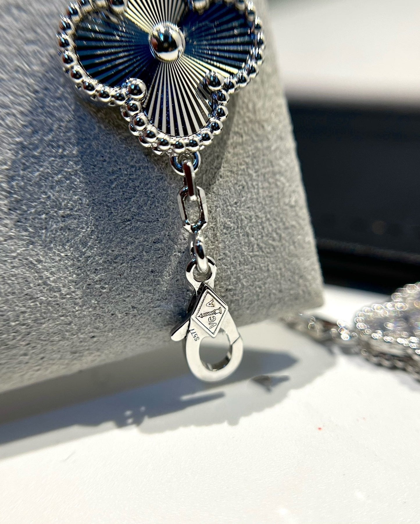 [baslovejewels]CLOVER 5 MOTIF SILVER DIAMOND BRACELET