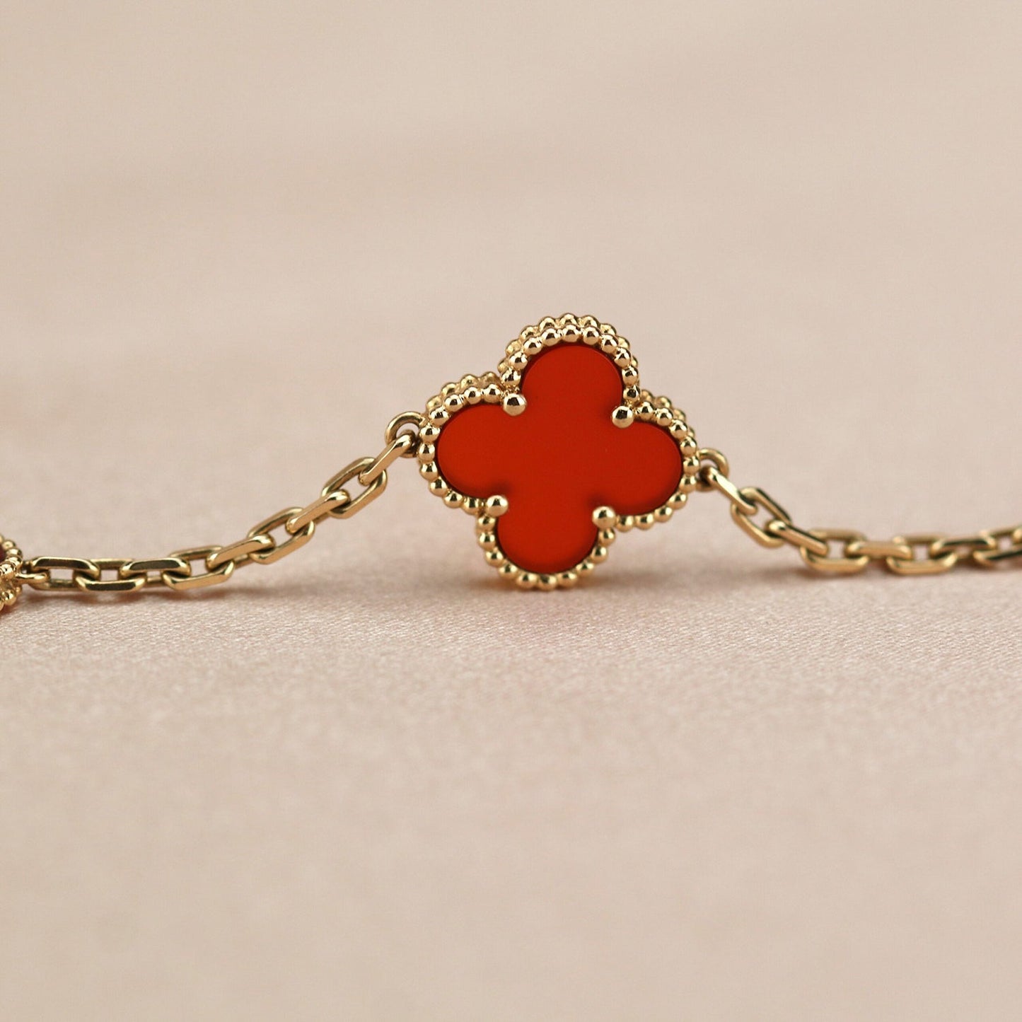 [baslovejewels]CLOVER 5 MOTIFS RED AGATE  BRACELET