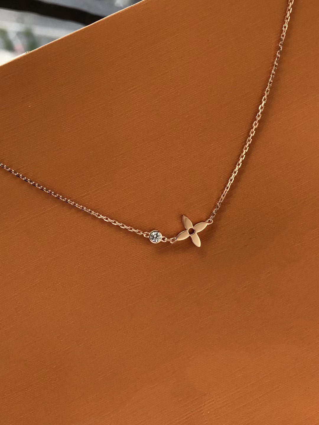 [baslovejewels]BLOSSOM PENDANT PINK GOLD AND DIAMOND
