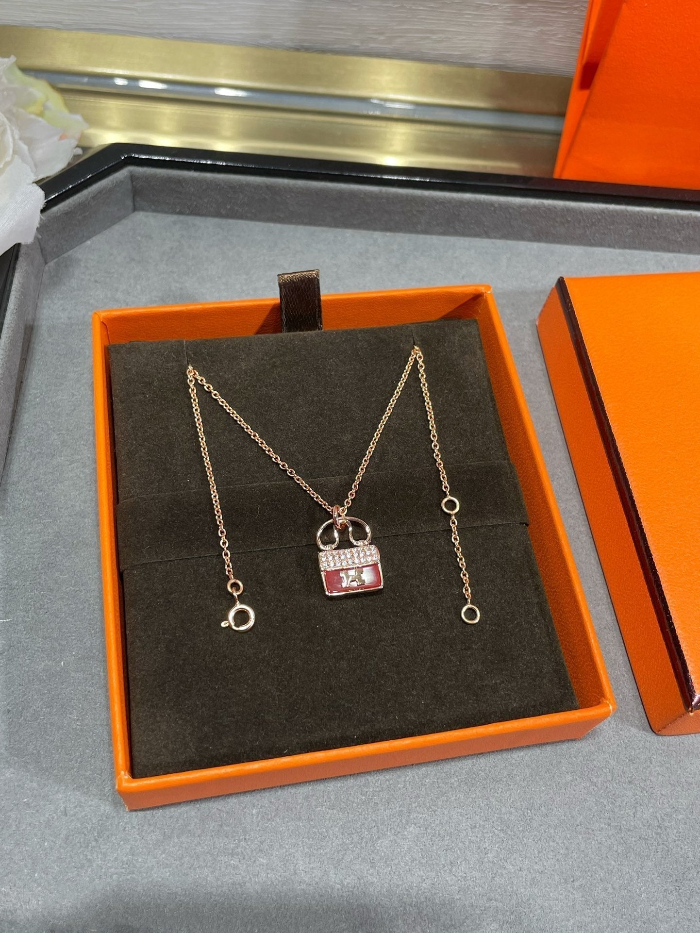 [baslovejewels]H CIRCE MOISSANITE PENDANT NECKLACE GOLD