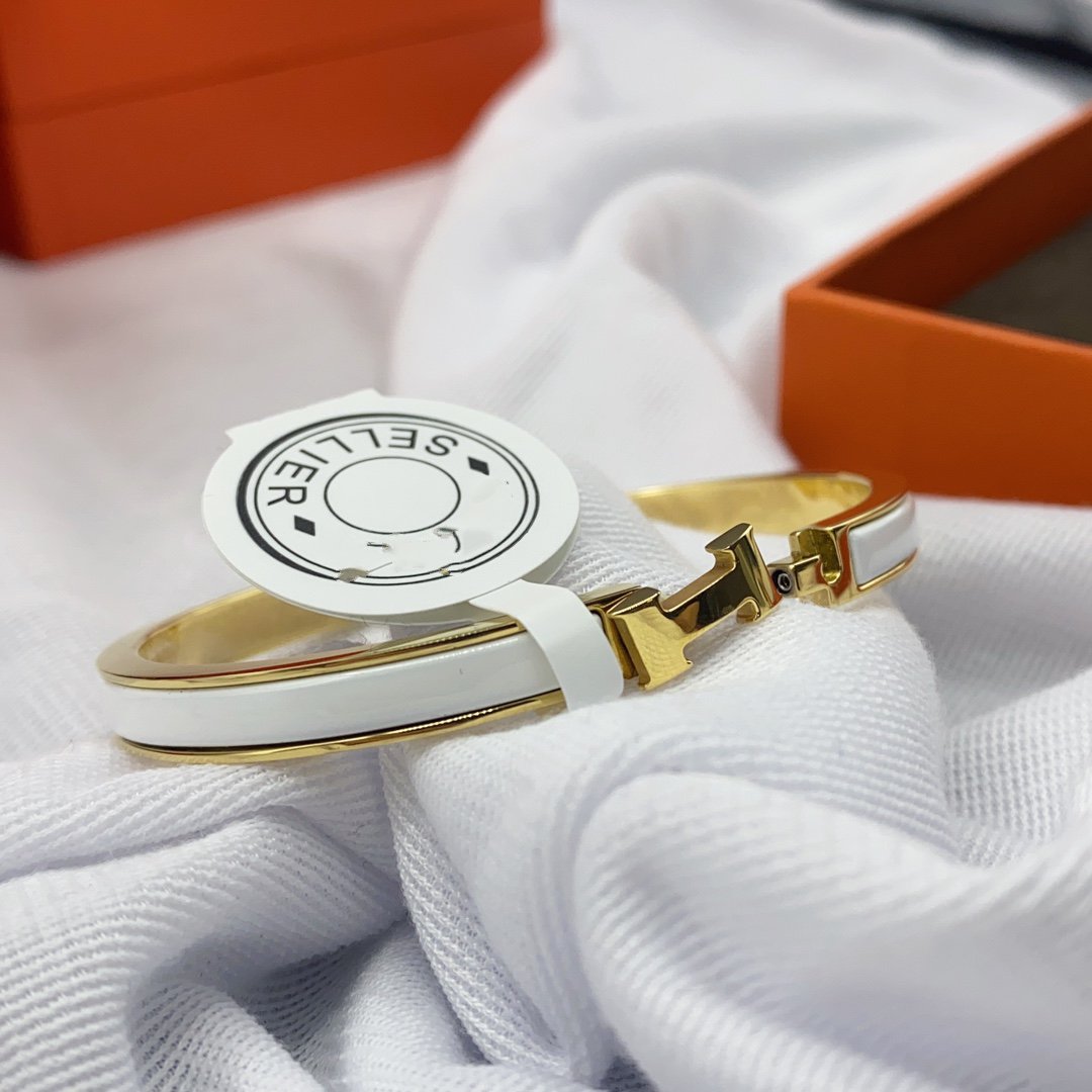 [baslovejewels]CLASSIC HM CLIC WHITE 8MM ENAMEL BRACELET