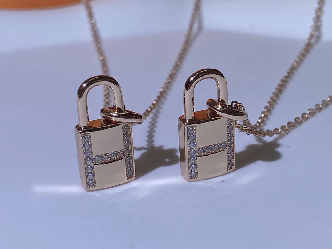 [baslovejewels]HM ADVANCED NICHE LOCK HEAD NECKLACE DIAMONDS