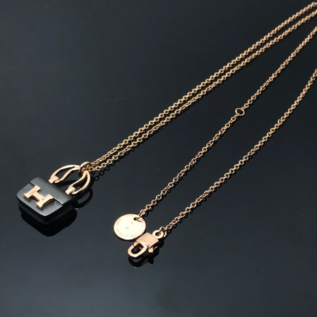 [baslovejewels]WOMEN'S HM AMULETTES CONSTANCE PENDANT NECKLACE