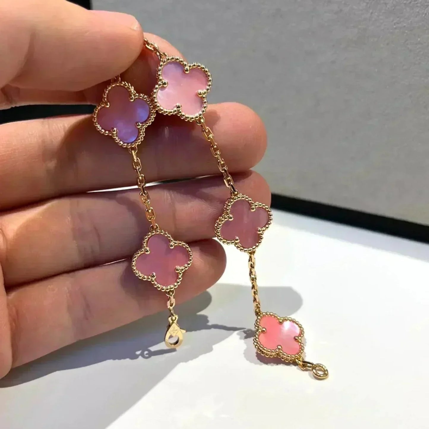 [baslovejewels]CLOVER 5 PINK MOP BRACELET